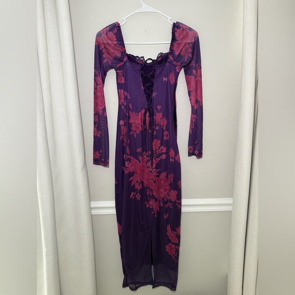 Sexy Backless Satin Maxi Long Sleeve Dress - Picture 6 of 7